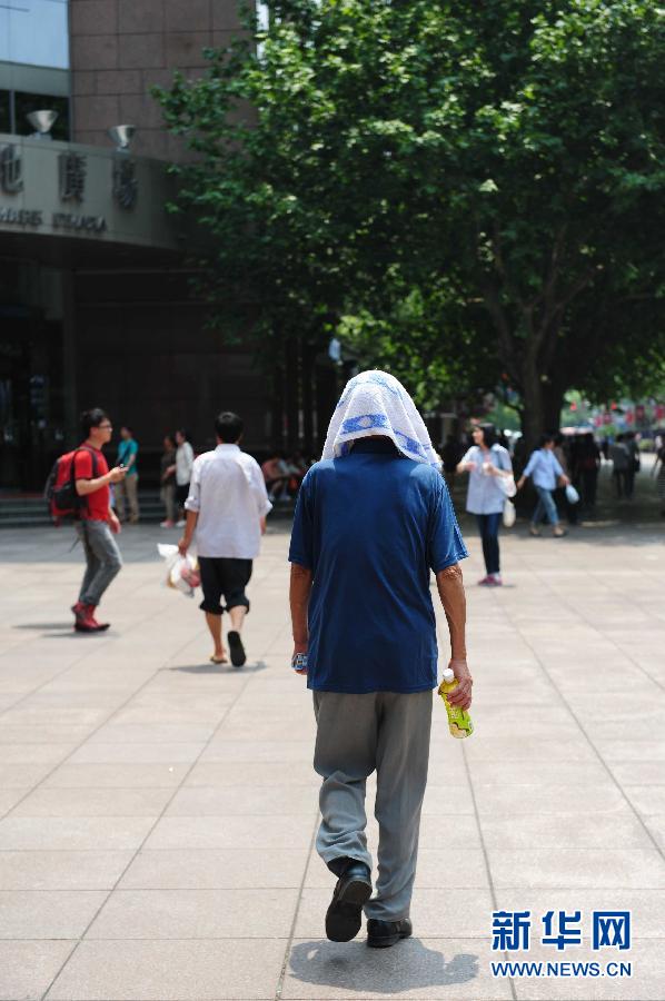 熱！熱！熱！多地發(fā)布高溫預(yù)警 最高溫度40℃