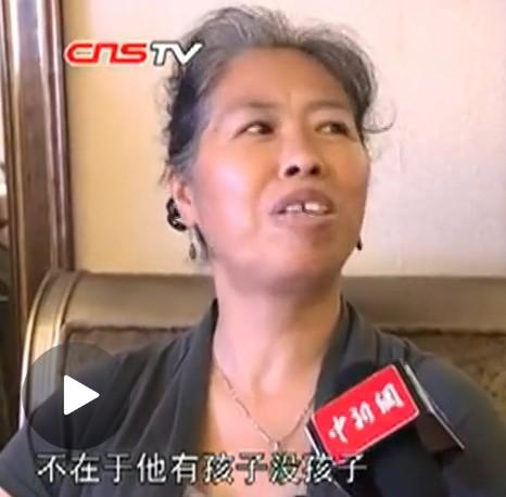 妙齡美女排隊(duì)參加富豪北京相親海選現(xiàn)場(chǎng)