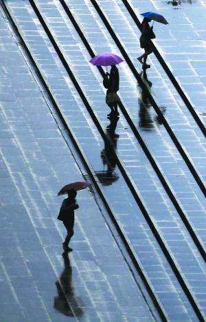 吹空調(diào)拿補(bǔ)貼 頂烈日沒人管