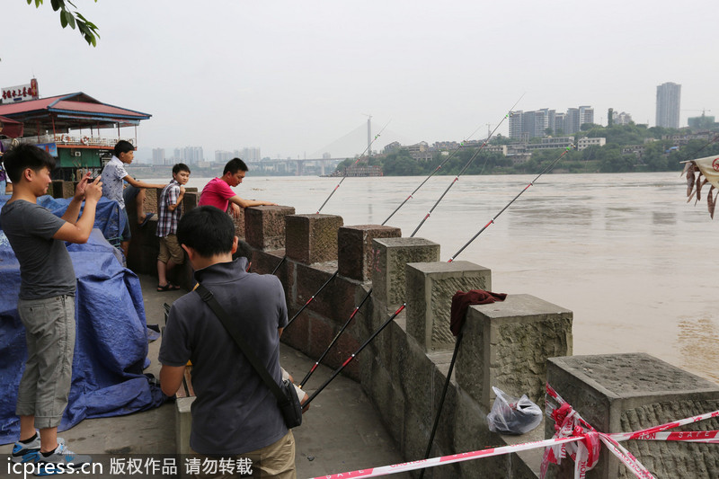洪峰襲重慶 古鎮(zhèn)被水淹