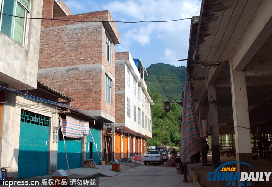 12歲網(wǎng)游男童突然砍殺表妹后跳樓稱似做夢