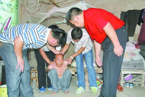 河南一村婦攜幼女外出打牌遭分尸 女兒被拐賣(mài)
