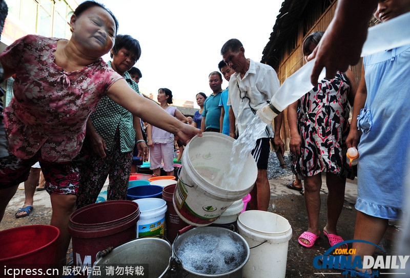湖南旱情蔓延：引水澆灌農(nóng)田自救 定點(diǎn)定時(shí)供水解旱農(nóng)之渴