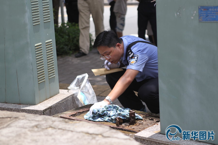 深圳一男子當(dāng)街揮刀砍人 致6無辜路人死傷