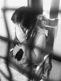 女子與“男友”發(fā)生性關系 在派出所發(fā)現(xiàn)其為女性