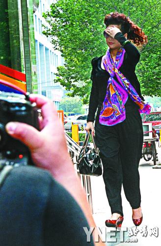 李某某律師報(bào)警：頻接騷擾電話 遭死亡威脅