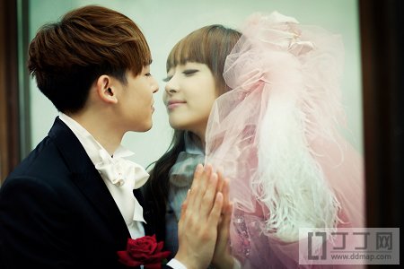 《我們結(jié)婚了》婚紗照盤點 維尼鬼澤最養(yǎng)眼