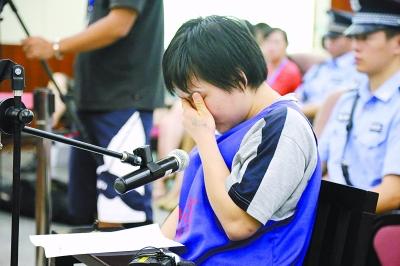 病母長(zhǎng)年臥床不起 女兒屢次施暴致死庭上翻供
