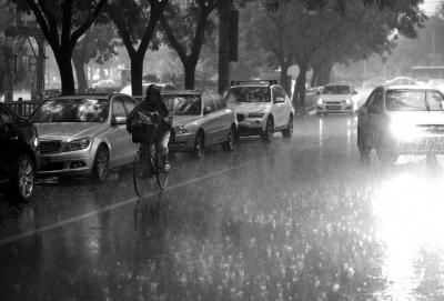 北京發(fā)布暴雨黃色預(yù)警 迎入汛以來最強(qiáng)降雨
