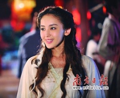 楊冪劉亦菲劉詩(shī)詩(shī)唐嫣新代女星身價(jià)排名（圖）