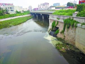 北京涼水河污染調(diào)查：7個(gè)排污口一天排放6萬(wàn)噸污水