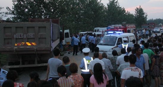 安徽碭山發(fā)生重大交通事故 致8死4重傷