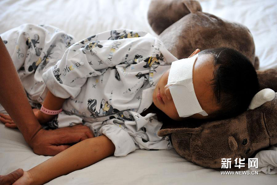 山西遭挖眼男童傷情穩(wěn)定 3個月后安裝義眼[組圖]