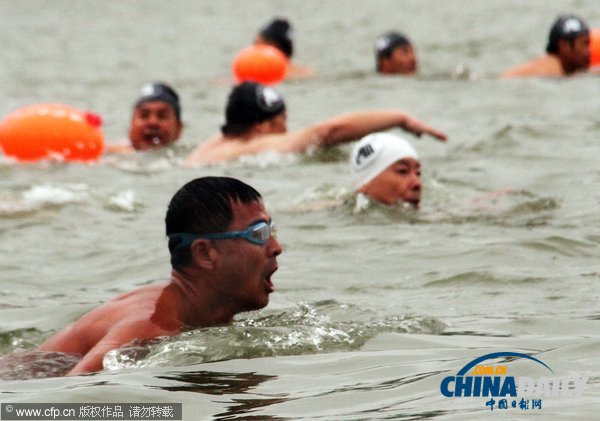 浙江蘭溪：15名環(huán)保局長(zhǎng)率千人渡江以證水質(zhì)