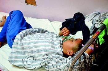 8歲男童剪指甲時指甲刀零件彈進(jìn)氣管(圖)