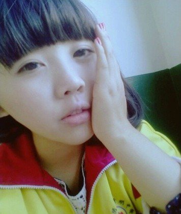 網(wǎng)友旅途中曬各地心中最美校服