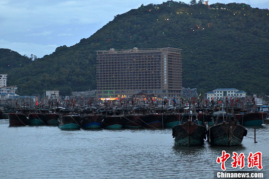 強(qiáng)臺(tái)風(fēng)“蝴蝶”襲擾瓊島 海南26916艘漁船回港