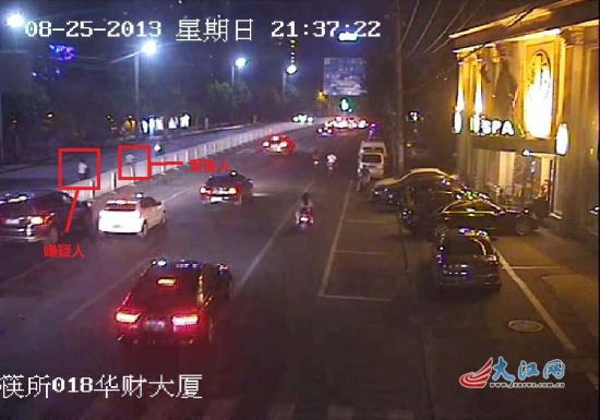 被劫者和劫匪相見恨晚　共攜女友組團(tuán)搶劫(圖)