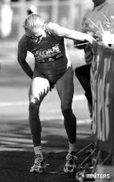 北京馬拉松選手“尿紅墻” 專家稱專業(yè)運動員尿褲子
