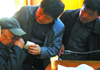 “?；丶铱纯?#8221;首案開庭　八旬老人無奈稱受冷落