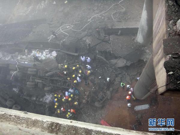 河南連霍大橋垮塌致10死 9個月未公布處理結(jié)果