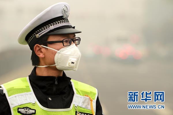 中國多地制定霧霾預案 機動車限行引爭議