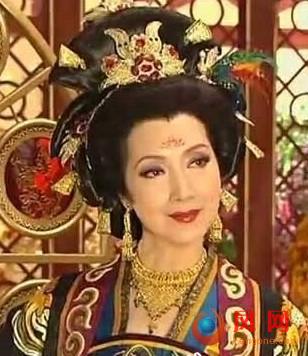 大媽秀腹肌驚呆網(wǎng)友 娛樂(lè)圈不老女神大盤點(diǎn)/圖