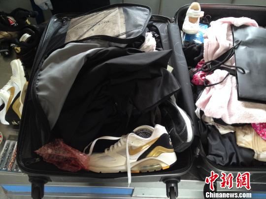 深圳：男子運動鞋中藏3855發(fā)氣槍子彈入境被拘(圖)
