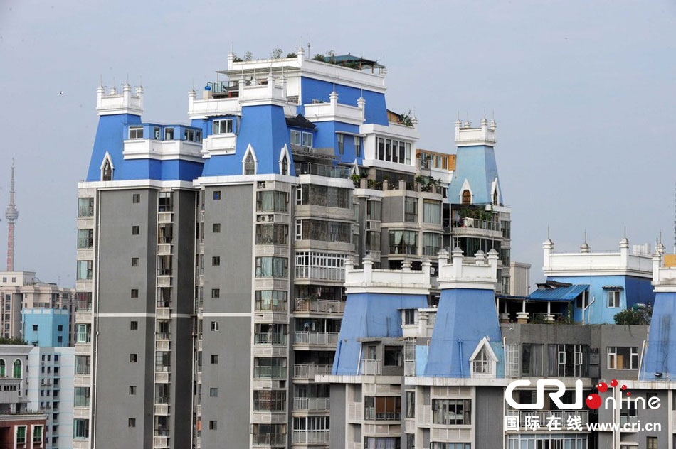 貴陽“最牛”樓頂違章建筑：造型似城堡 為何拆不完？