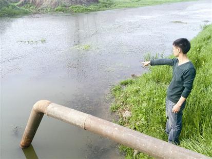 水源或受污染 村民家中自來(lái)水里流螞蝗(圖)