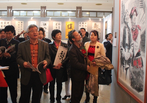 首屆中國民族書法美術(shù)藝術(shù)博覽會(huì)在京舉行