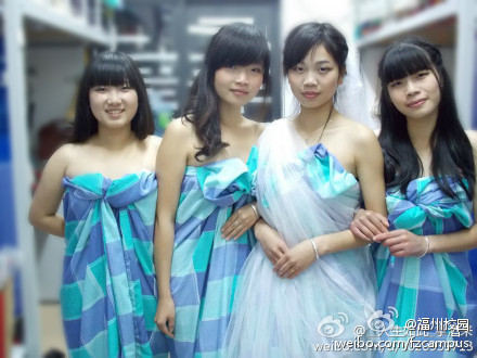 福州女大學生拍床單“婚紗”照 網(wǎng)友狂點贊(圖)