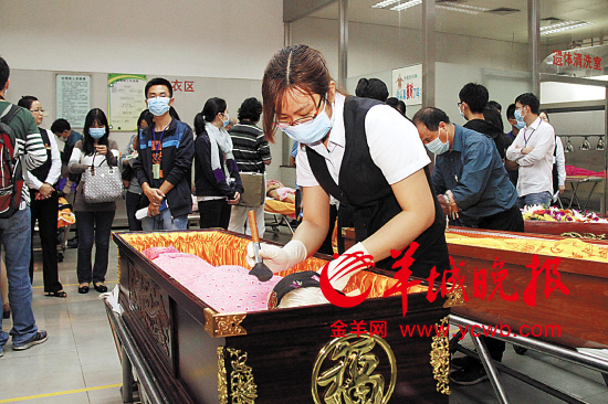東莞殯葬行業(yè)歧視嚴重 殯儀館路牌
