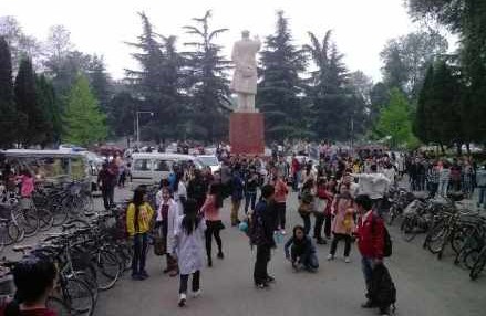 四川大學(xué)一實(shí)驗(yàn)室化學(xué)品泄露 校方和警方介入調(diào)查