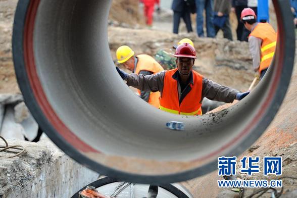 超標(biāo)前水質(zhì)如何 油污從何而來　飲水如何保安全——解讀蘭州自來水苯超標(biāo)事件三大焦點