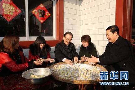 溫家寶在大別山革命老區(qū)與干部群眾共度春節(jié)紀實
