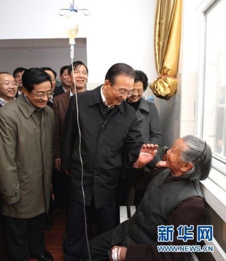 溫家寶:努力實(shí)現(xiàn)今年經(jīng)濟(jì)社會(huì)發(fā)展目標(biāo)