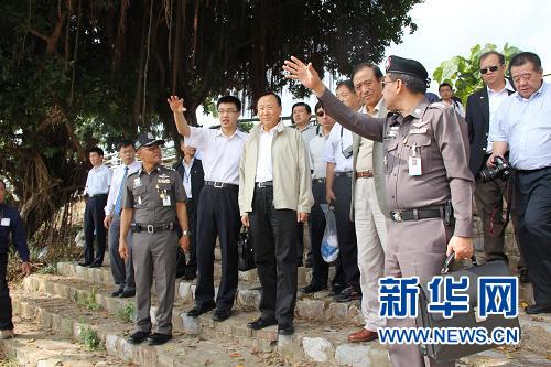 中國公安代表團查看湄公河襲擊事件案發(fā)現(xiàn)場