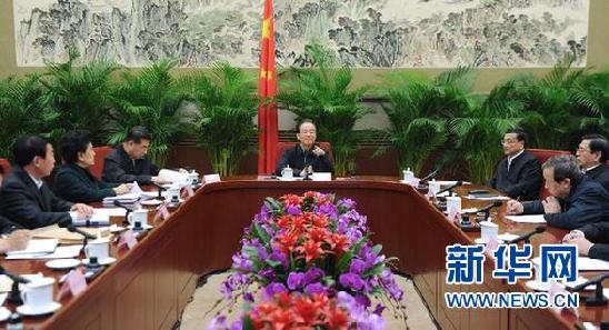 溫家寶聽取各界人士對政府工作報(bào)告意見和建議