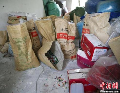 中國(guó)多部門合力嚴(yán)打問(wèn)題膠囊 保障食品藥品安全
