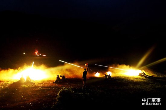 廣州成都濟(jì)南三大軍區(qū)近日密集舉行實彈軍演