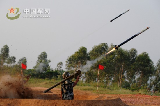 超震撼!國(guó)產(chǎn)高炮擊毀低空來(lái)襲目標(biāo)瞬間