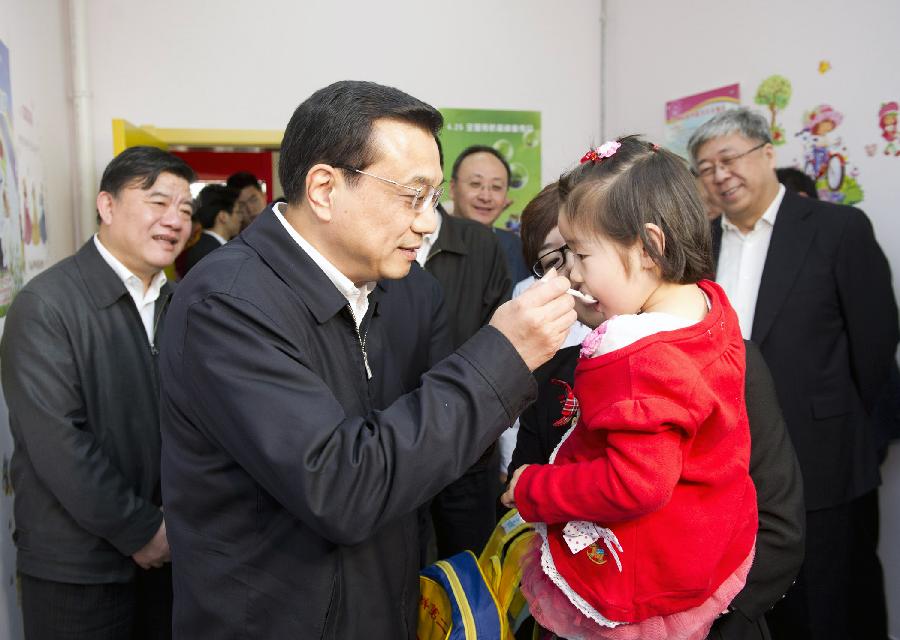 “萬(wàn)事民為先”——記中共中央政治局常委李克強(qiáng)
