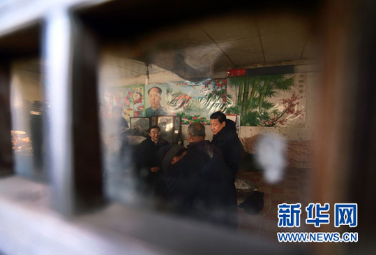 中共最高領(lǐng)導人踏雪看望困難群眾昭示走共同富裕之路決心