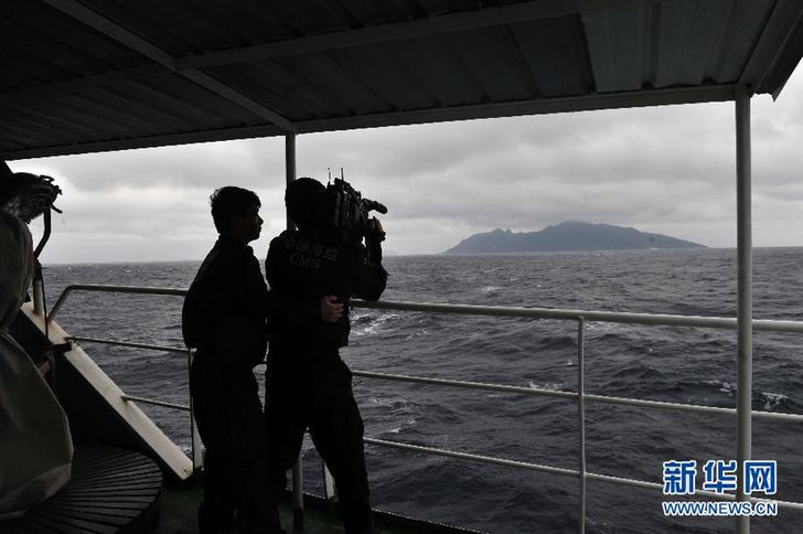 中國記者進(jìn)釣魚島3海里海域拍攝島嶼全貌（組圖）