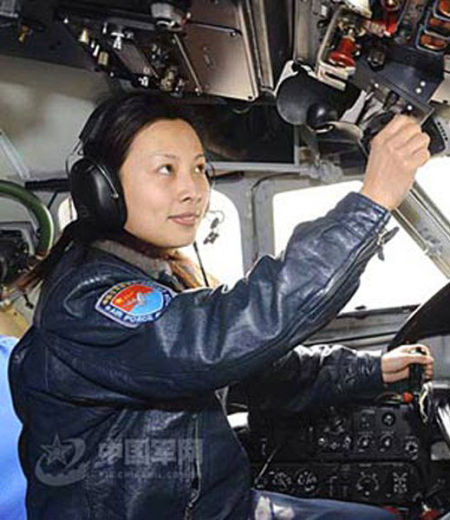 女航天員王亞平作為飛行乘組成員抵達(dá)酒泉