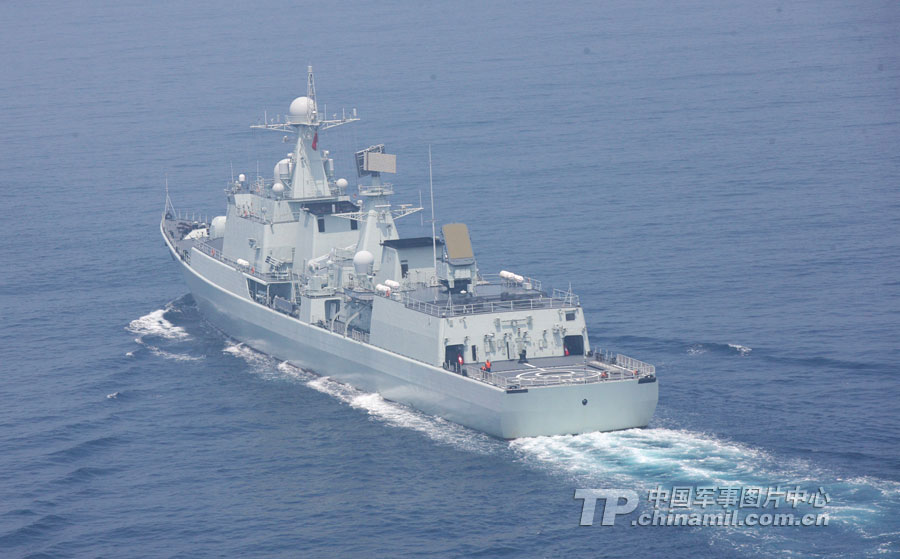 中俄聯(lián)合軍演 我軍直-9與俄巡洋艦并肩反潛