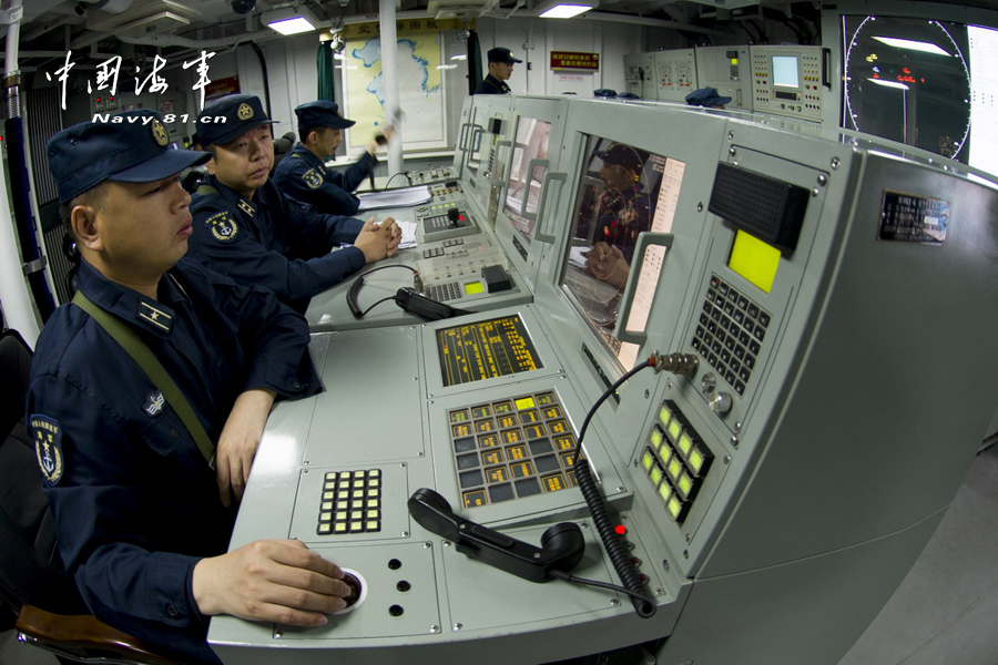 中俄聯(lián)合軍演 我軍直-9與俄巡洋艦并肩反潛
