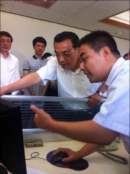 李克強(qiáng)：大學(xué)生既要創(chuàng)新也要敢于創(chuàng)業(yè) 要有“雙創(chuàng)”精神