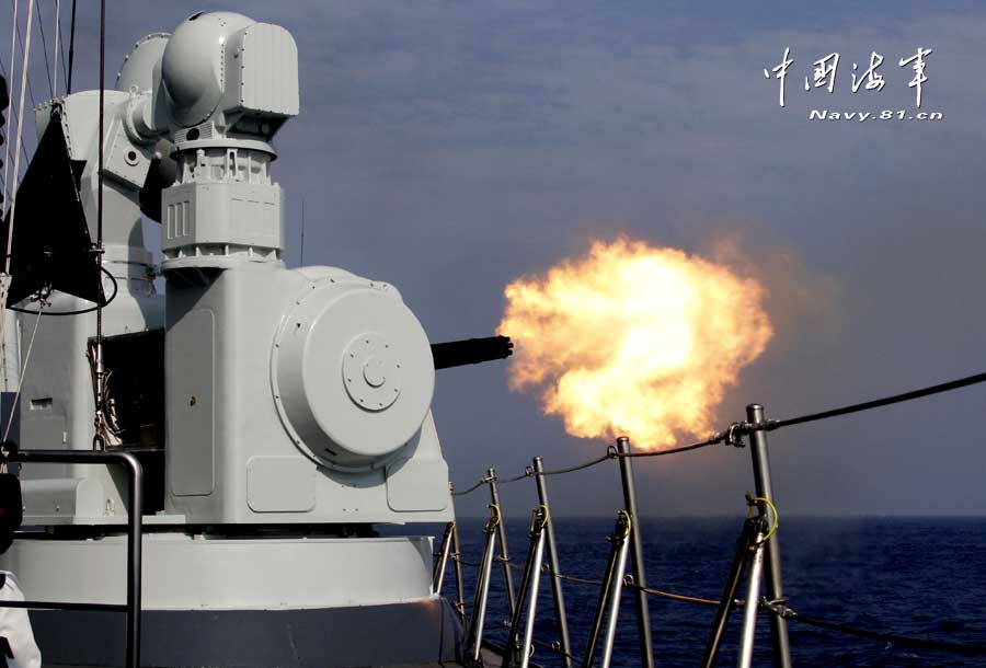 高清：中國(guó)海軍亮劍南海 各式武器開(kāi)火猛攻